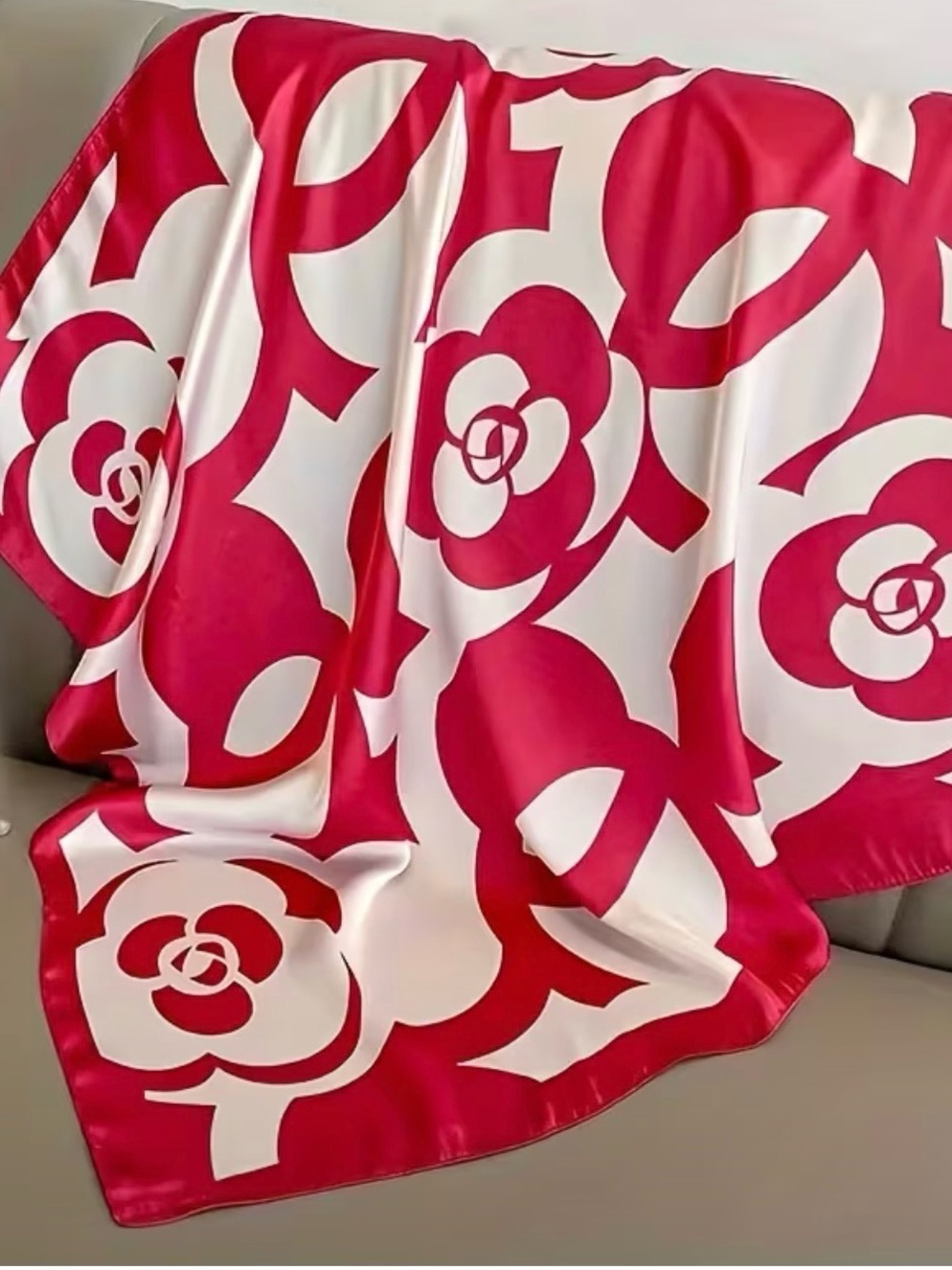 🌷NEW🌷 Bold Red & White Floral Silk Scarf